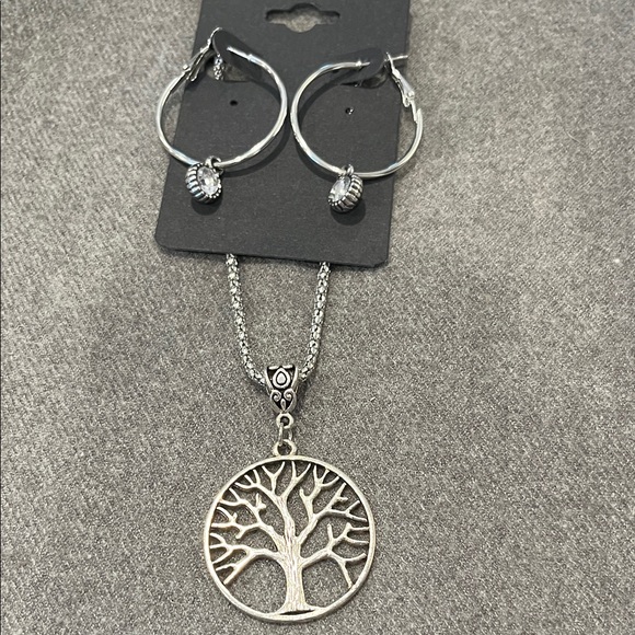 Jewelry - 🌻3/$15 Silvertone Tree of Like Necklace with Hoop Earrings